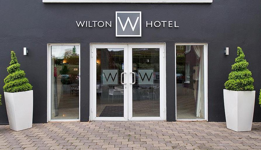 Wilton Hotel Брей Экстерьер фото